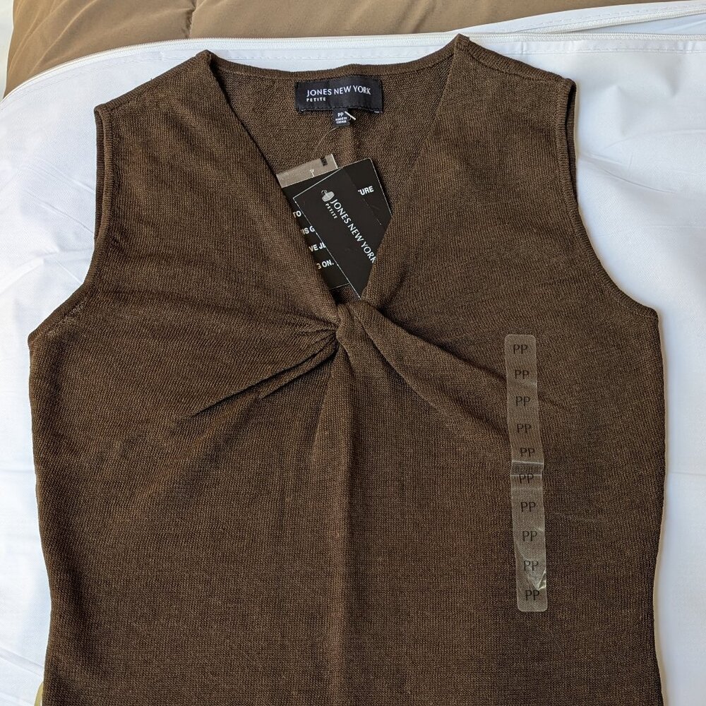 Jones New York, Sleeveless knit top. Size PP -Chocolate color, NWT